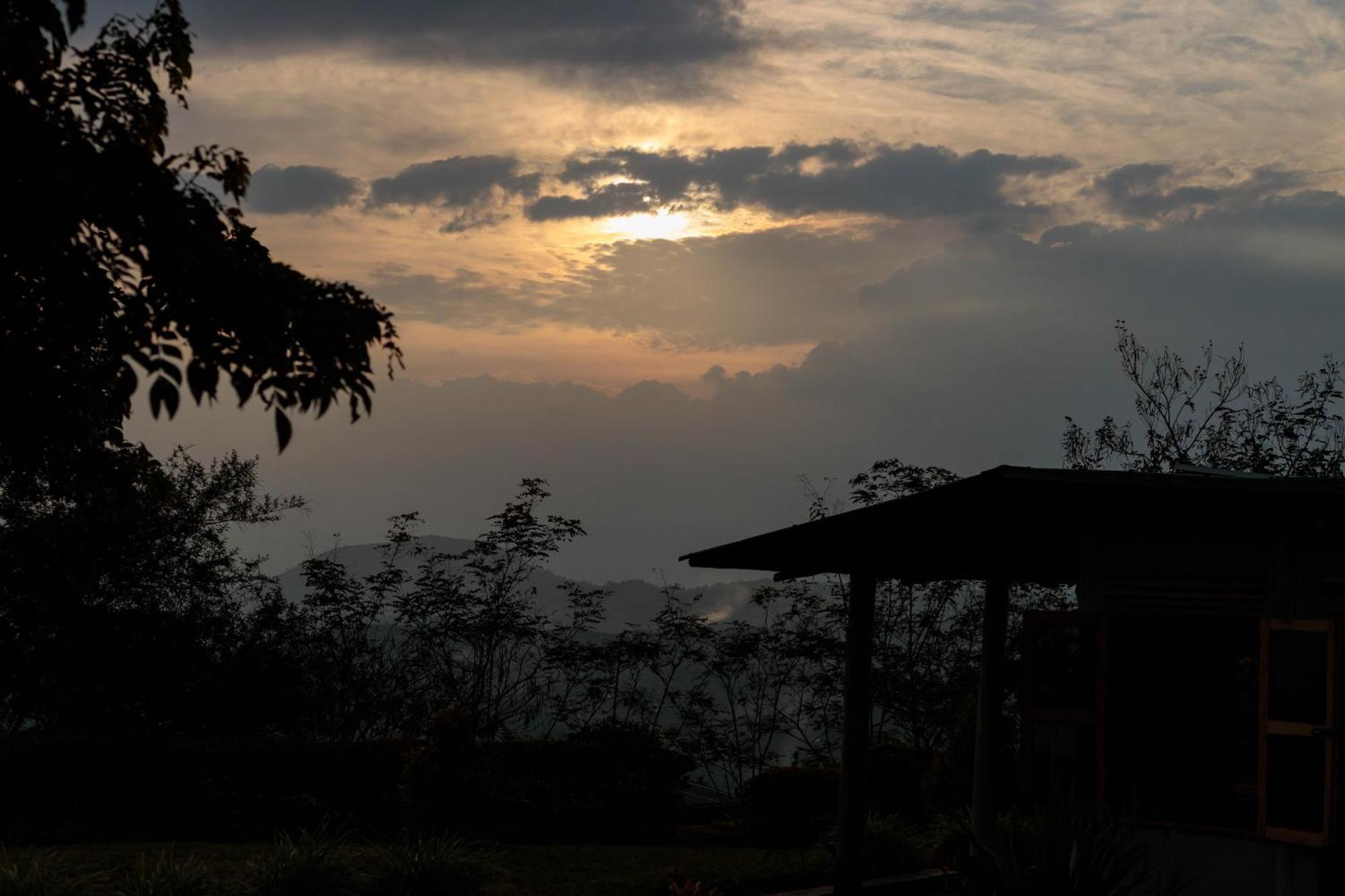 Lake Mwamba Lodge Kasenda エクステリア 写真