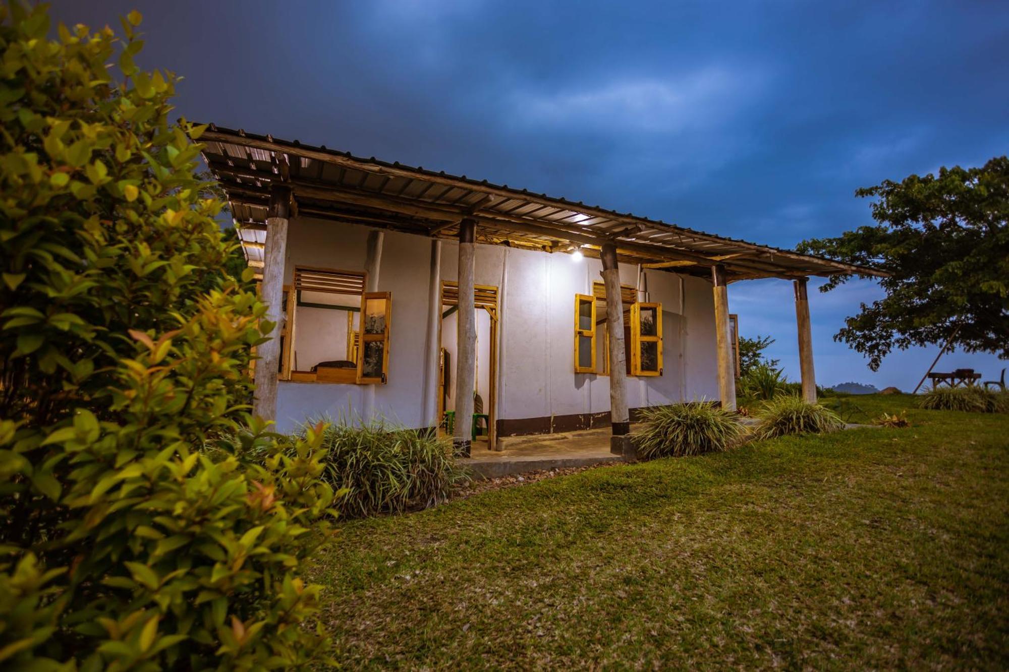 Lake Mwamba Lodge Kasenda エクステリア 写真