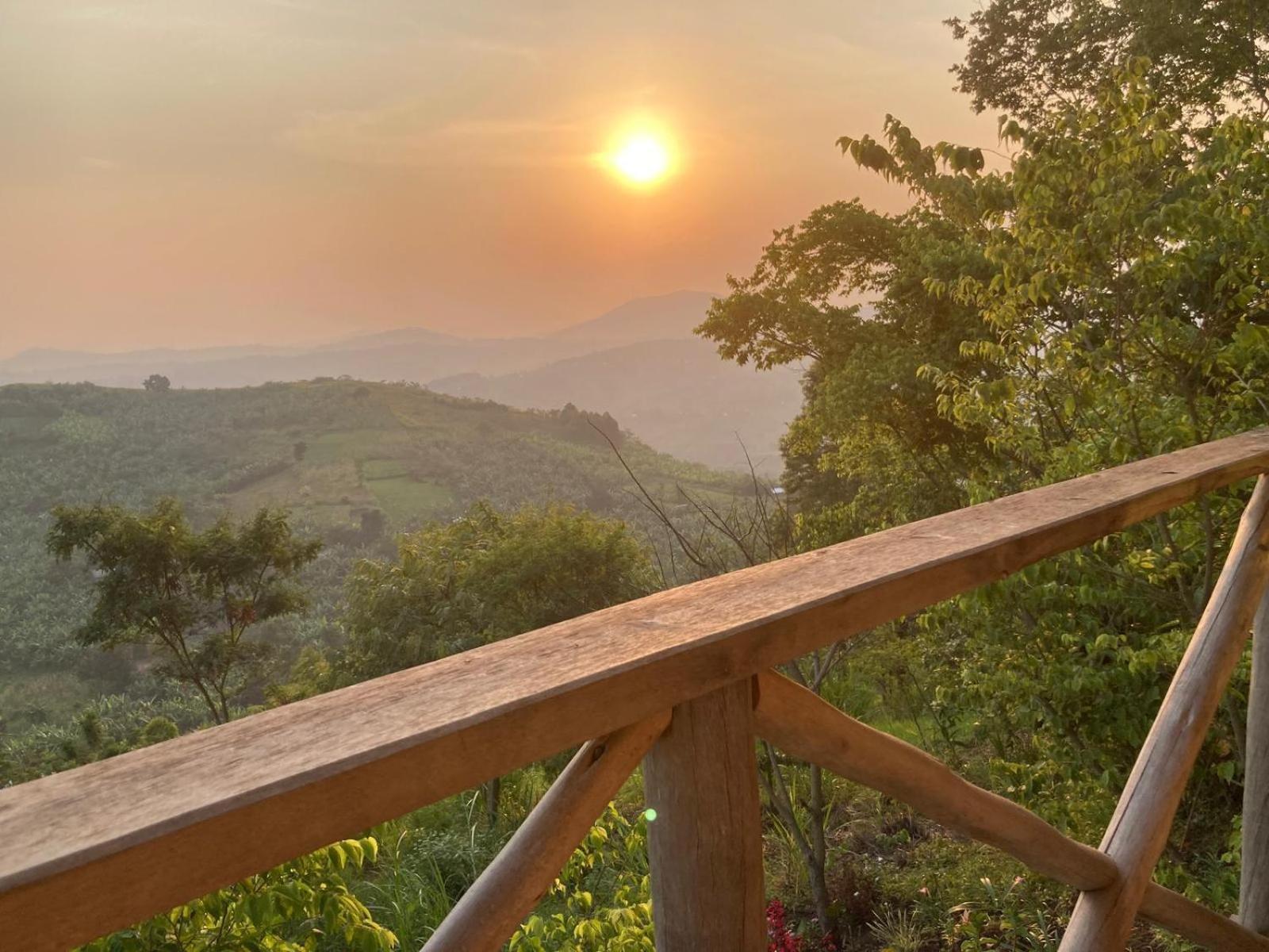 Lake Mwamba Lodge Kasenda エクステリア 写真